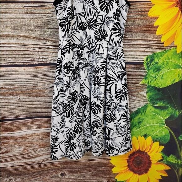 Soprano white/black woman's midi dress size small Pre-owned - Picture 4 of 8